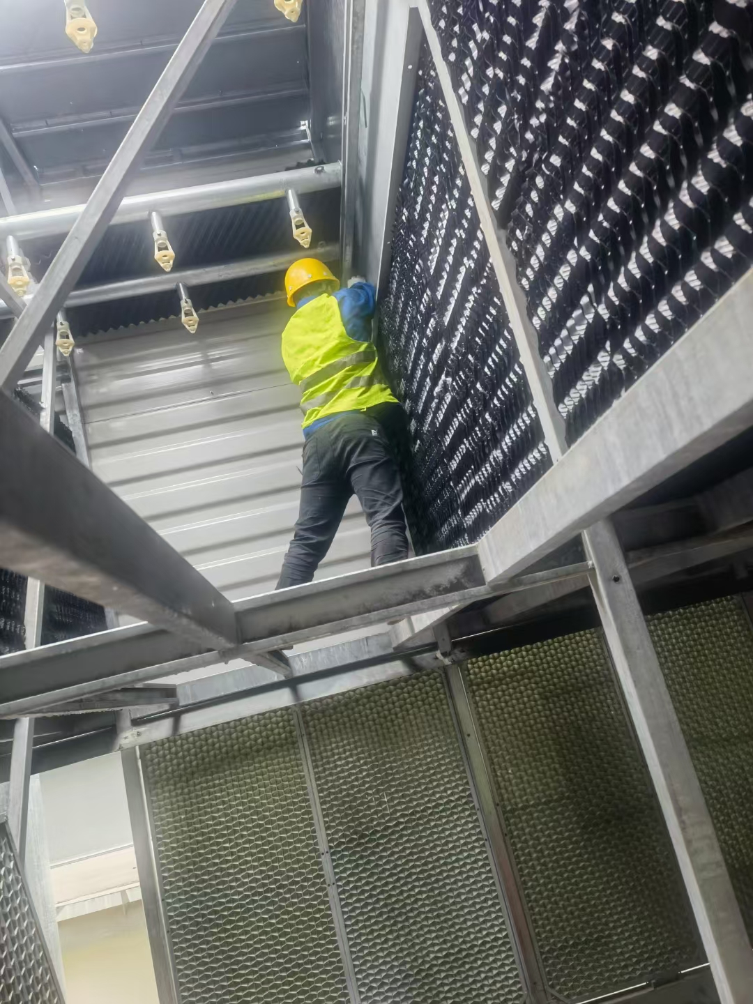 <strong>工業冷卻塔填料冷卻能力計算實戰全案：從熱力學原理到軟件模擬的精準選型</strong>