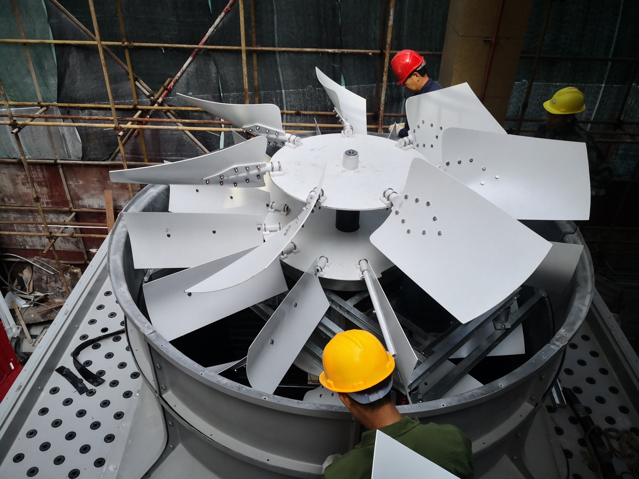 <strong>冷卻塔減速機更換工</strong>