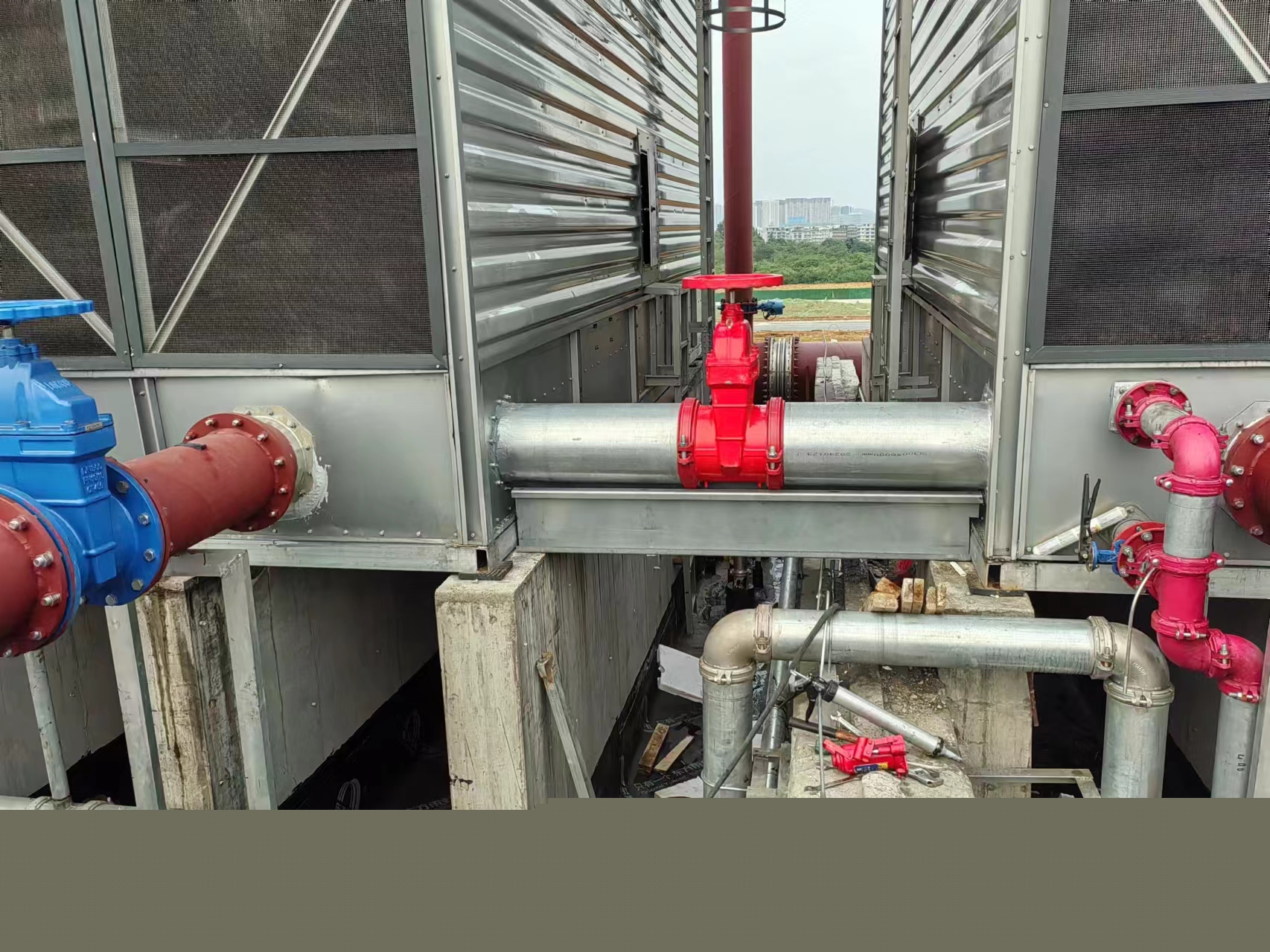 <strong>工業冷卻“動脈”重建指南：深度解析冷卻塔配水管斷裂維修更換的結構力</strong>