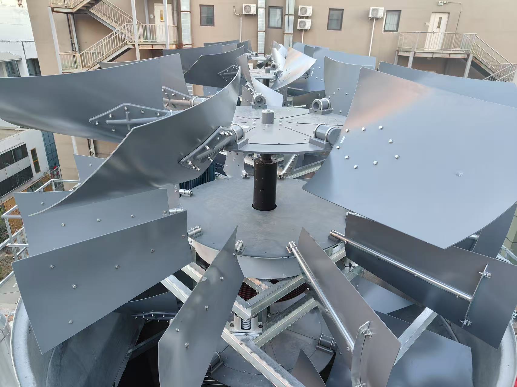 <strong>深刻剖析冷卻塔填料風(fēng)速的精準(zhǔn)調(diào)控：平衡冷卻效率、能耗與飄滴損失的核</strong>