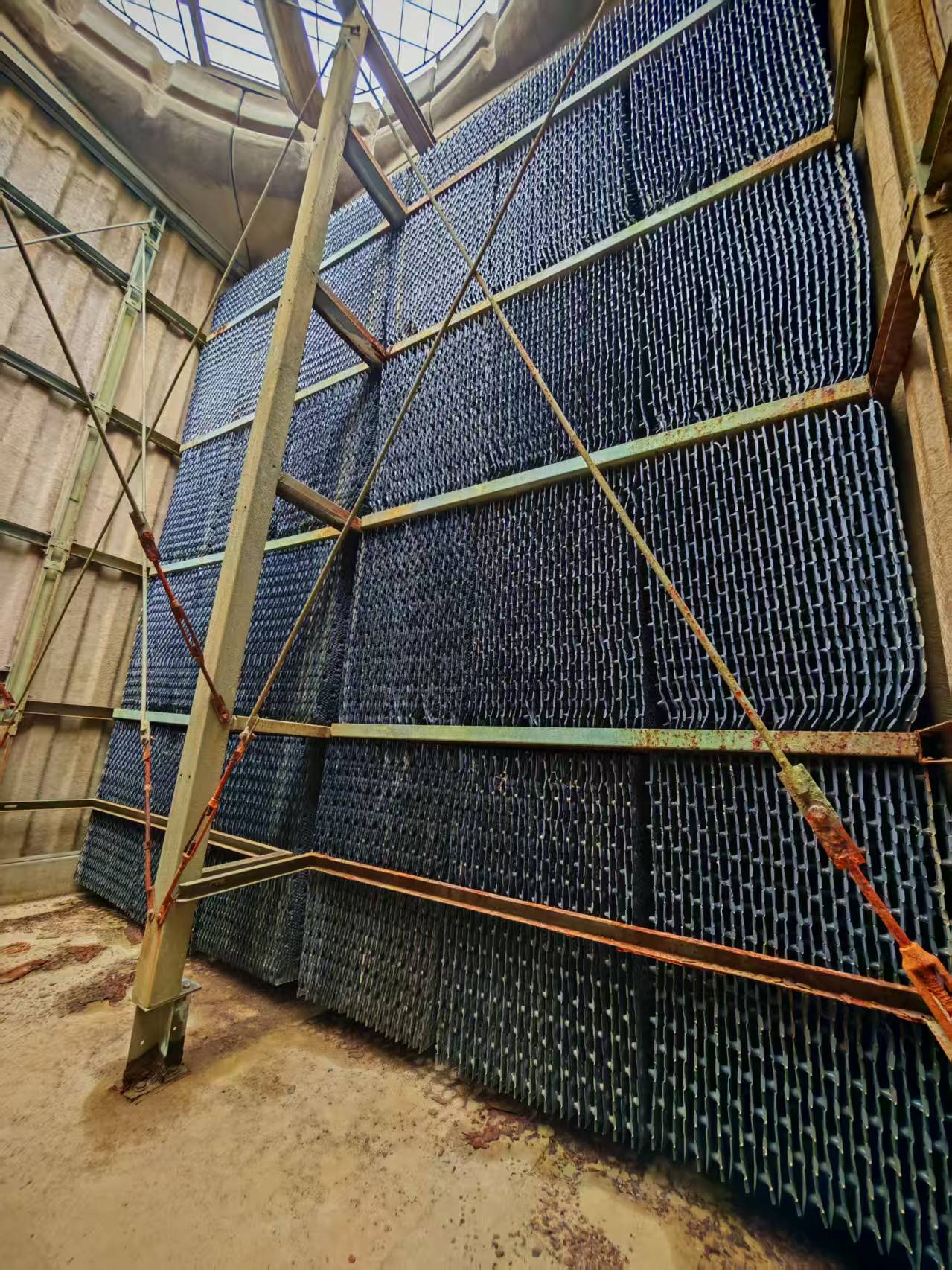 <strong>冷卻塔清洗：從全生命周期管理到微生物控制的深度技術指南與合規實戰</strong>