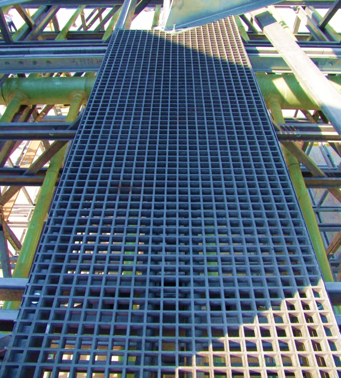 <strong>冷卻塔填料臟堵治理深度解析：揭秘?灰塵樹(shù)葉堆積在冷卻塔填料上如何清理</strong>