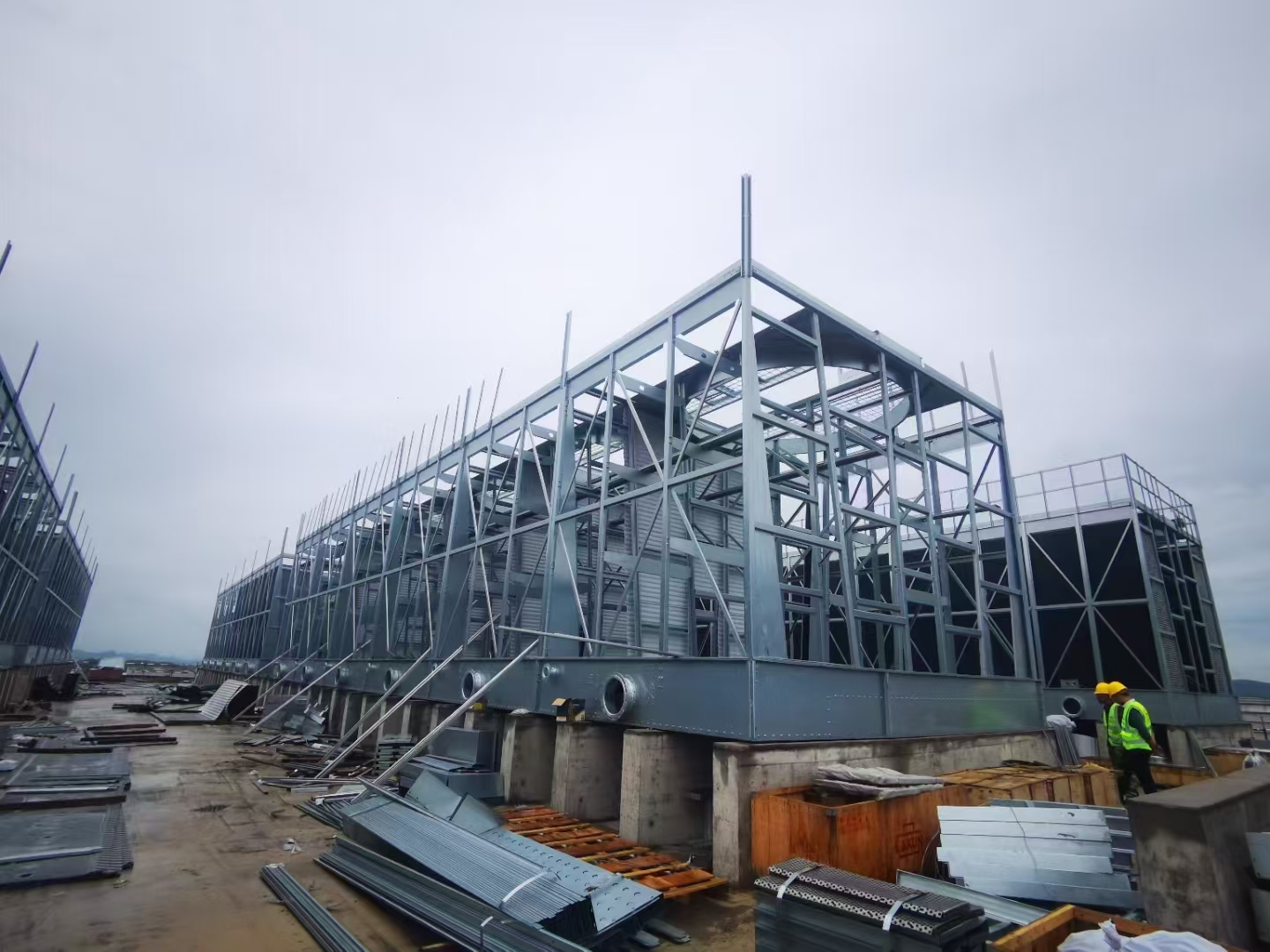 <strong>千萬不要給冷卻塔亂加藥：從化學腐蝕機理到系統崩潰的全維度風險解析</strong>